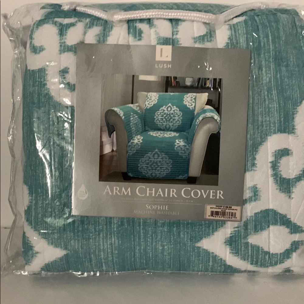 Lush Blue and White Furniture Cover Accents